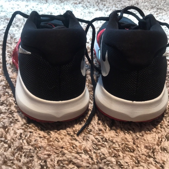 Boys Nike - Picture 2 of 6